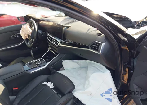 2023 BMW 330I xDrive z USA, uszkodzony, nr VIN 3MW89FF07P8D62178